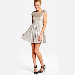 Hailey Logan By Adrienne Papell Women's Back Cutout Metallic Skater Dress L/G